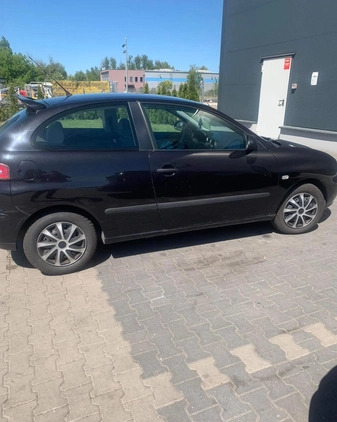 Seat Ibiza cena 5999 przebieg: 245000, rok produkcji 2004 z Ujście małe 211